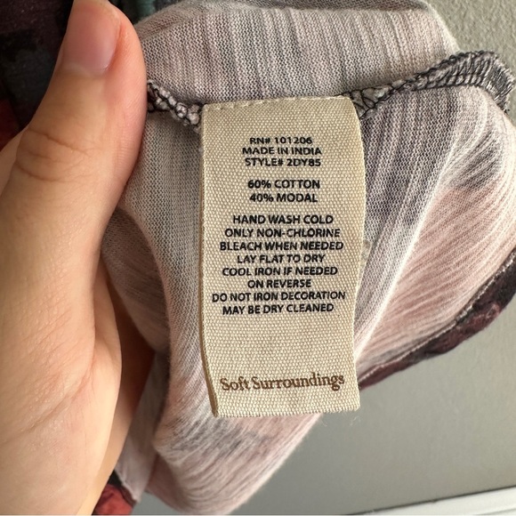 Soft Surroundings Abstract Print Beaded Long Sleeve Top Medium - Picture 5 of 10